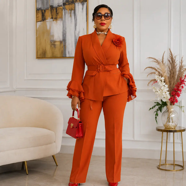 Tailleur 2 pièces orange terracotta – vue de face, pose dynamique