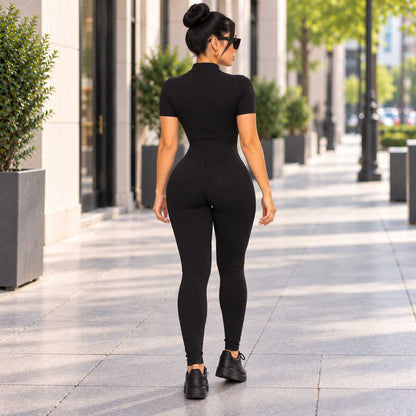 Combinaison femme noire à manches courtes – vue de dos